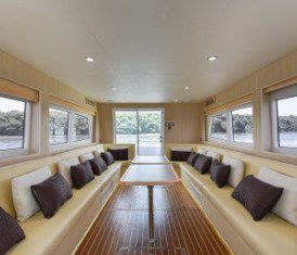 Sightseeing boat – A floating luxury meeting point on water